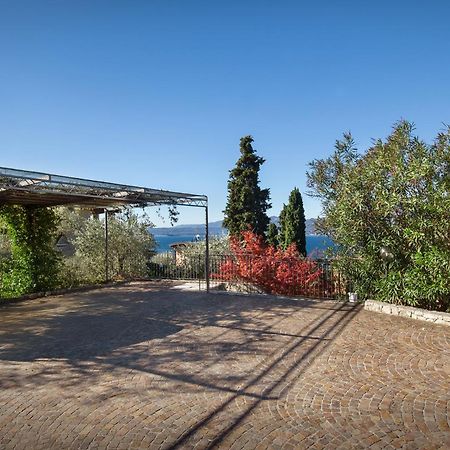 Villa Loncrino - Fine Living Torri Del Benaco Exteriör bild